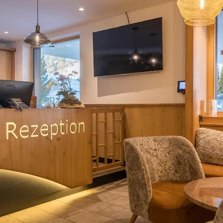 Hotel Alpenkönigin - ALPINE LUXURY - Sommer Silvretta Premium Card inklusive-3